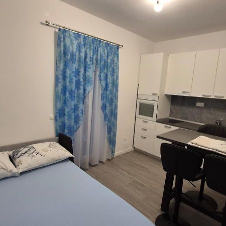 Apartments Sea Star Kastela Exterior photo