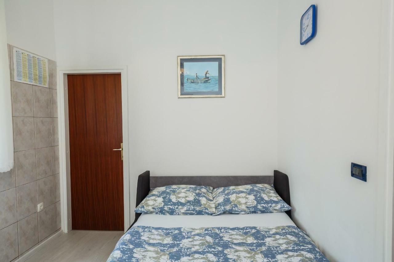 Apartments Sea Star Kastela Exterior photo