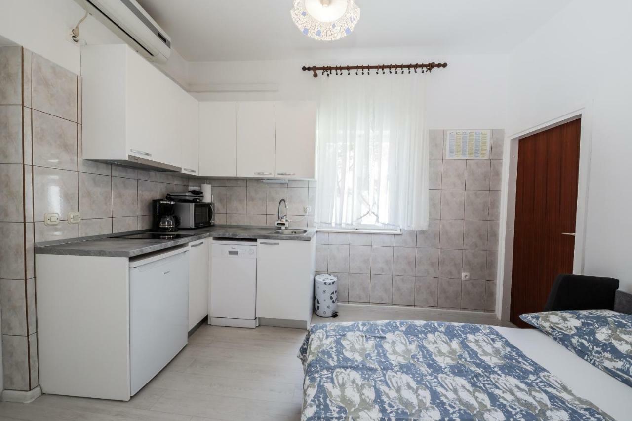Apartments Sea Star Kastela Exterior photo