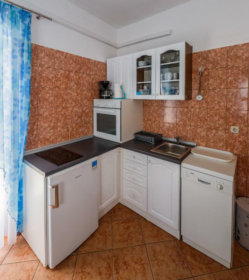Apartments Sea Star Kastela Exterior photo