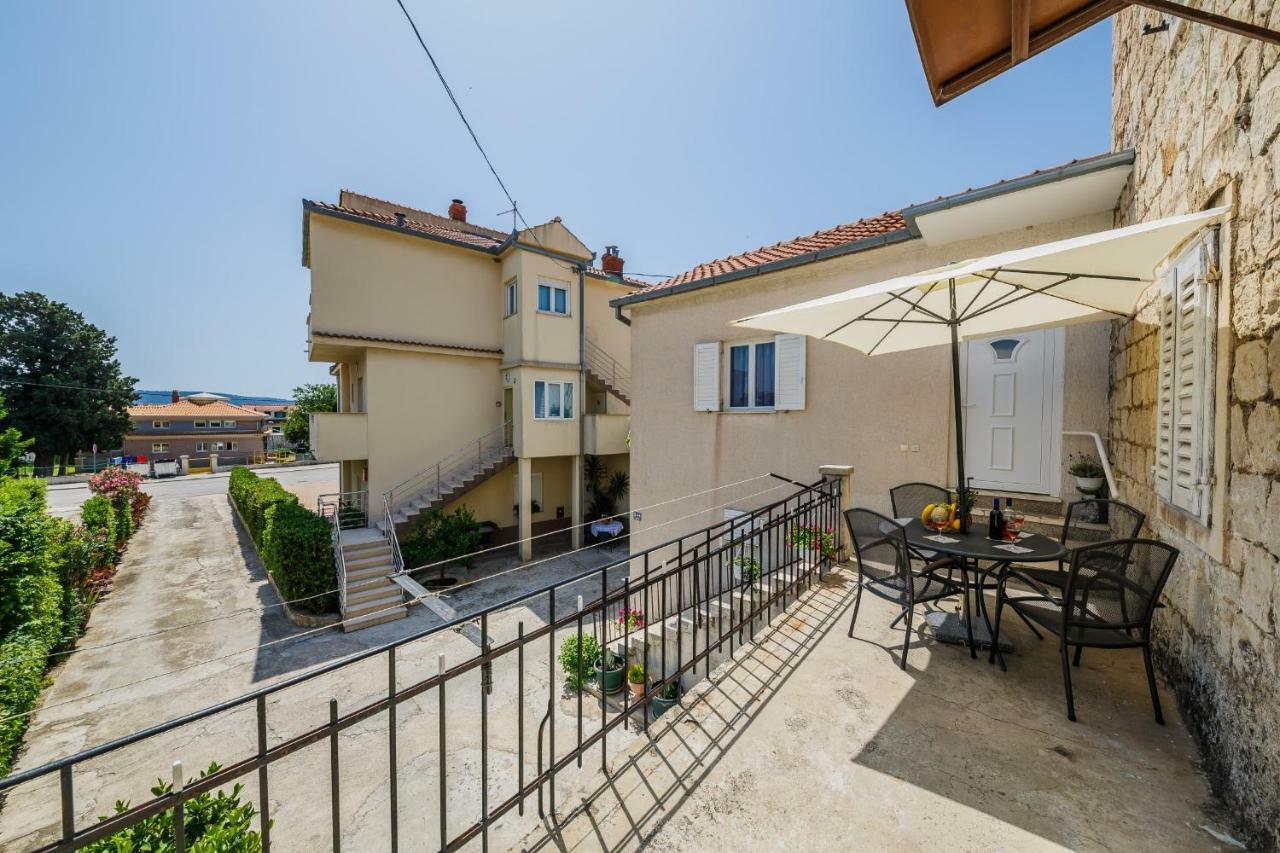 Apartments Sea Star Kastela Exterior photo