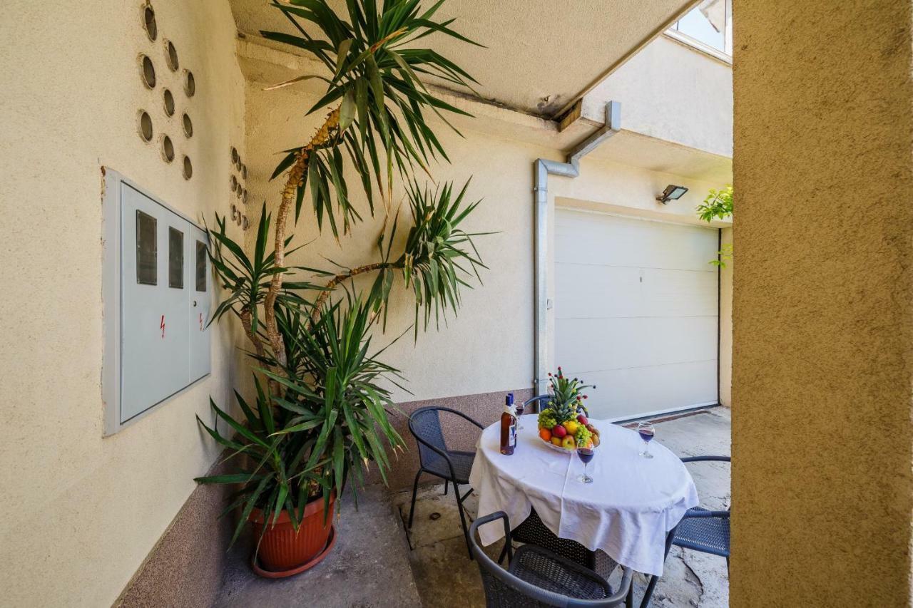 Apartments Sea Star Kastela Exterior photo