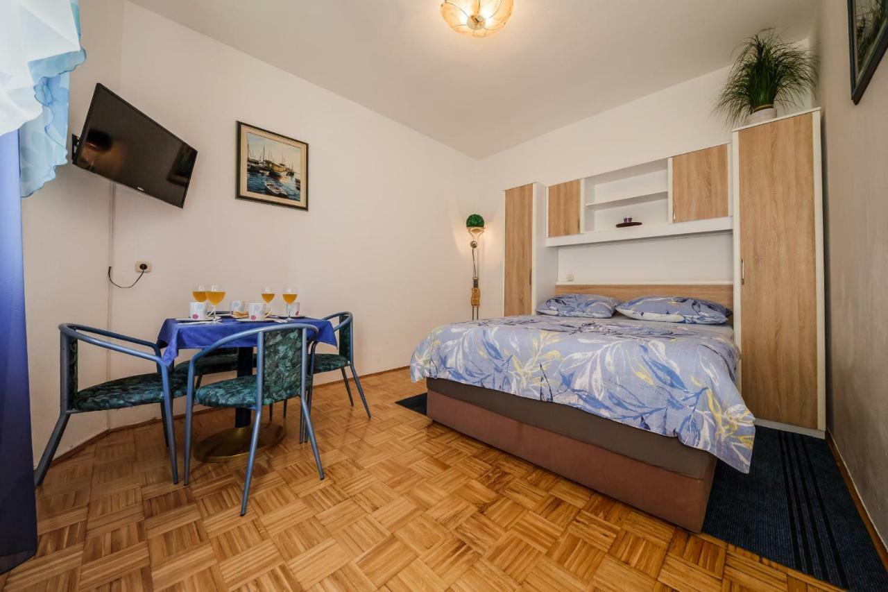 Apartments Sea Star Kastela Exterior photo