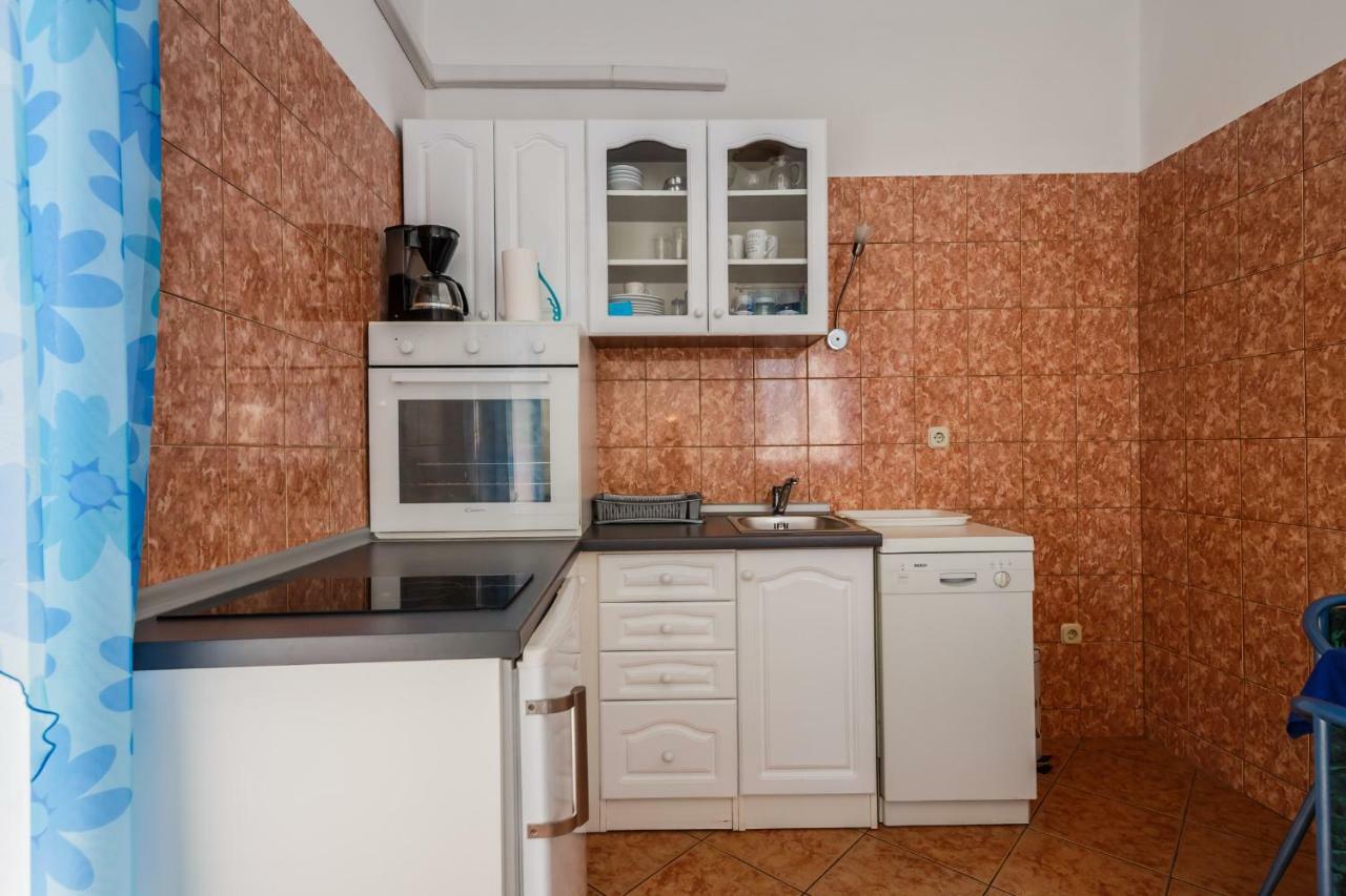 Apartments Sea Star Kastela Exterior photo
